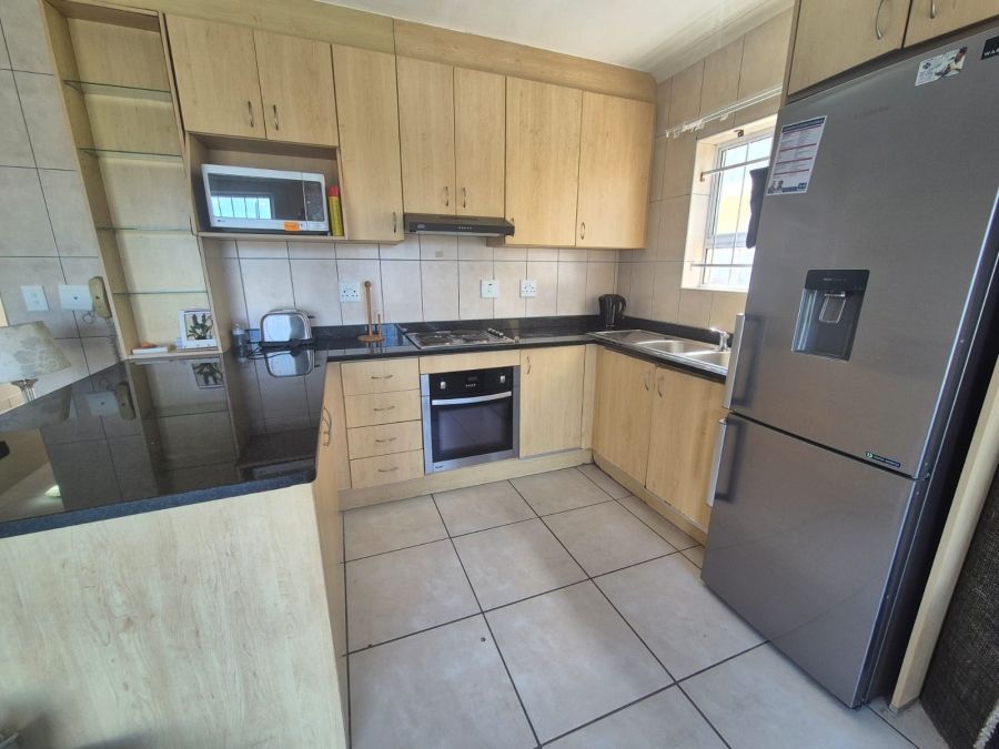 To Let 1 Bedroom Property for Rent in Muizenberg Western Cape
